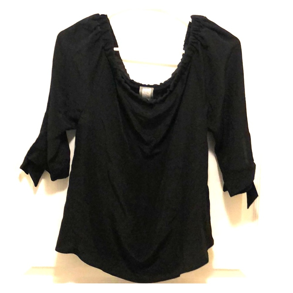 Cute black top